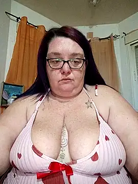 diosacurvy1984 online show from 02/20/26, 07:43