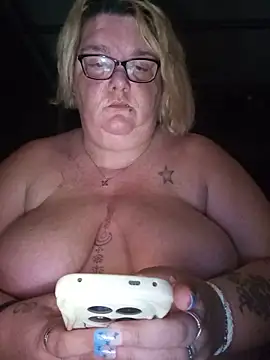 diosacurvy1984 online show from 06/19/26, 11:09