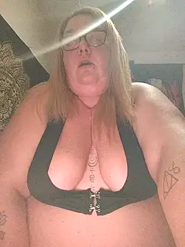 diosacurvy1984 online show from 11/13/25, 11:19