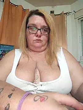 diosacurvy1984 online show from 12/18/25, 09:58