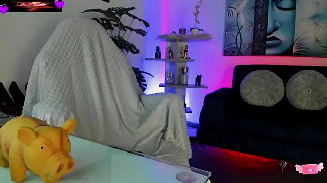 Snapshot of VioletParkker chatting on 09/22/25, 11:27 VioletParkker online show from 09/22/25, 11:27