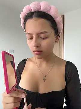 Snapshot of Sofia18_pinkk chatting on 02/10/26, 07:57 Sofia18 pinkk online show from 02/10/26, 07:57