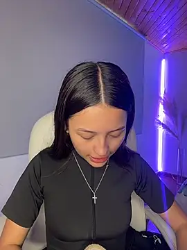 Snapshot of Sofia18_pinkk chatting on 02/17/26, 09:45 Sofia18 pinkk online show from 02/17/26, 09:45