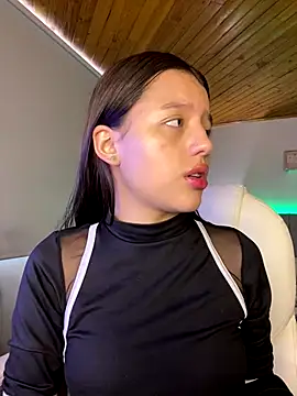 Sofia18 pinkk online show from 12/04/25, 08:41