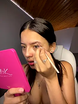 Sofia18 pinkk online show from 11/25/25, 08:53