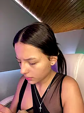 Sofia18 pinkk online show from 12/03/25, 06:29