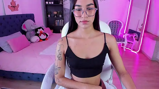 Snapshot of Dana_Paula chatting on 06/17/26, 11:53 Dana Paula online show from 06/17/26, 11:53