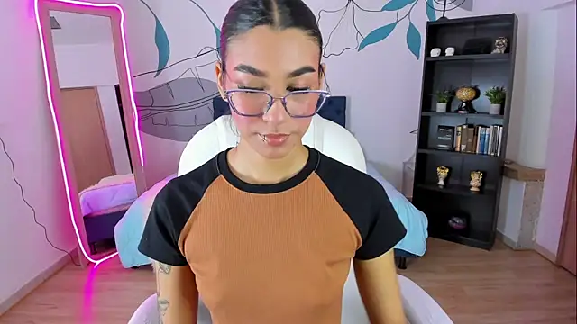 Dana Paula online show from 12/22/25, 11:43