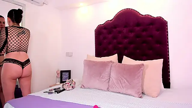 Snapshot of ana_liebert chatting on 02/27/25, 12:23 ana liebert online show from 02/27/25, 12:23