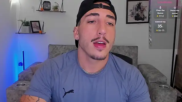 dylanspencer28 online show from 10/26/25, 12:11