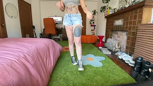 bunnierotten online show from 10/30/25, 09:33