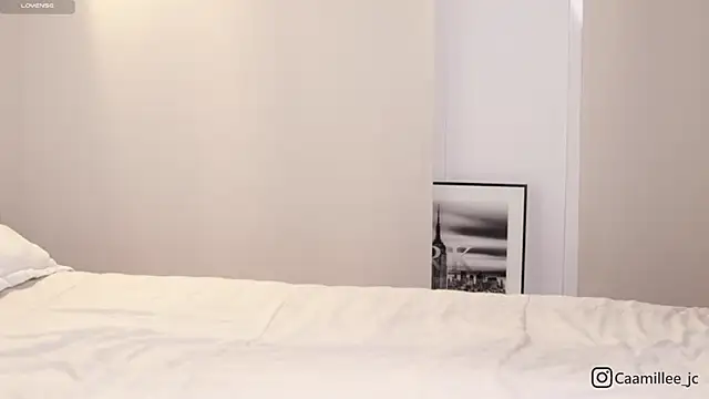 caamillee  online show from 04/12/26, 10:35