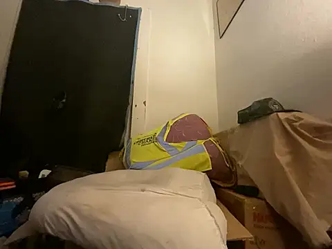 Snapshot of almighty_d chatting on 01/15/26, 06:17 almighty d online show from 01/15/26, 06:17