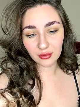 KiraBarlows online show from 11/18/25, 08:23