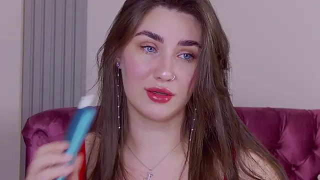 KiraBarlows online show from 11/11/25, 08:25