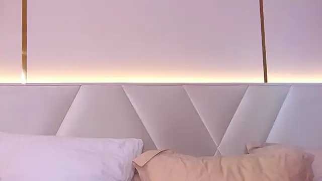 KiraBarlows online show from 03/07/25, 10:32