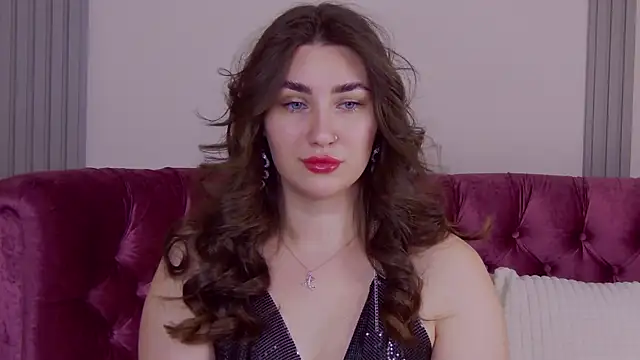 KiraBarlows online show from 11/12/25, 08:45