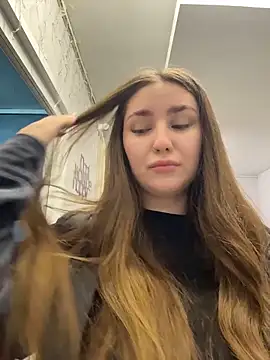 KiraBarlows online show from 04/11/26, 07:28