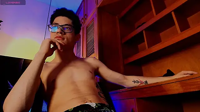 wolfandsky online show from 11/03/25, 01:15