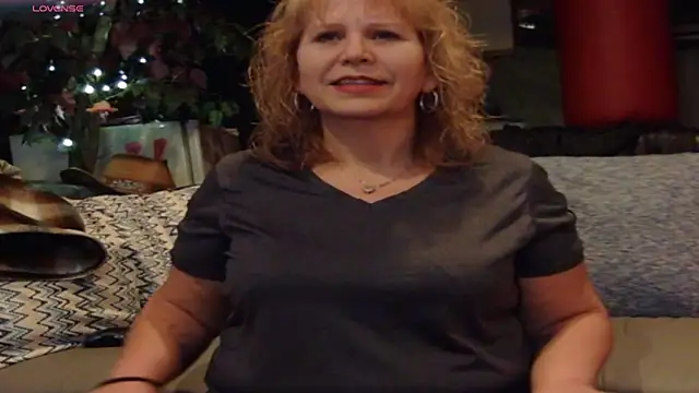 Snapshot of Badgirlpr2 chatting on 03/09/25, 05:44 Badgirlpr2 online show from 03/09/25, 05:44
