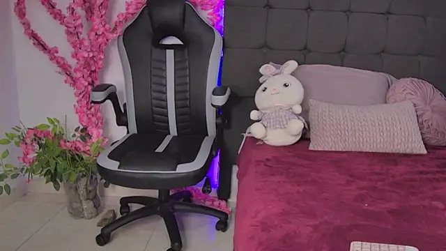 AmandaBrooks 18 online show from 11/25/25, 02:01