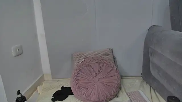 AmandaBrooks 18 online show from 04/09/26, 06:19