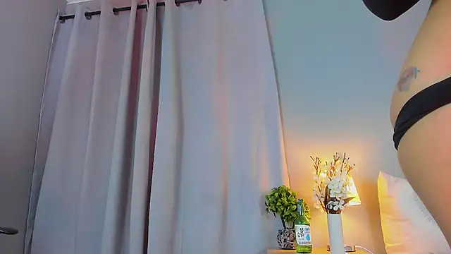 Snapshot of GABRIELAM_MS chatting on 07/12/26, 12:11 GABRIELAM MS online show from 07/12/26, 12:11