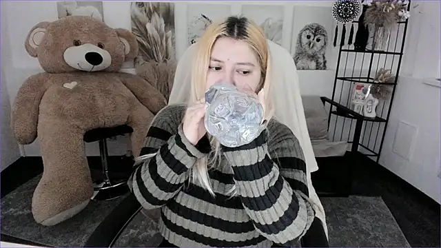 DiaAngell online show from 01/13/26, 07:29