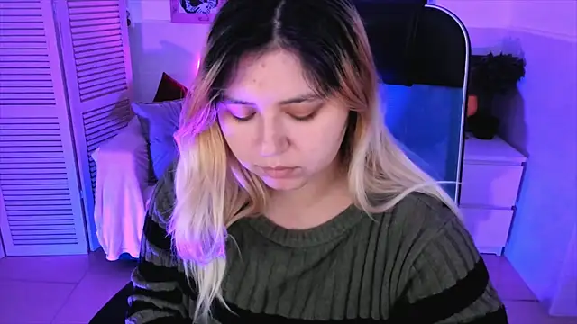 DiaAngell online show from 10/21/25, 07:46