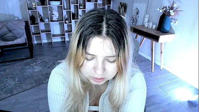 DiaAngell online show from 11/07/25, 06:12