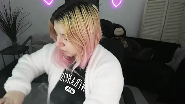 DiaAngell online show from 02/22/26, 07:26