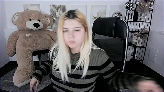 DiaAngell online show from 01/15/26, 01:31