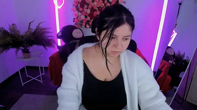 Snapshot of DiaAngell chatting on 06/10/26, 05:03 DiaAngell online show from 06/10/26, 05:03