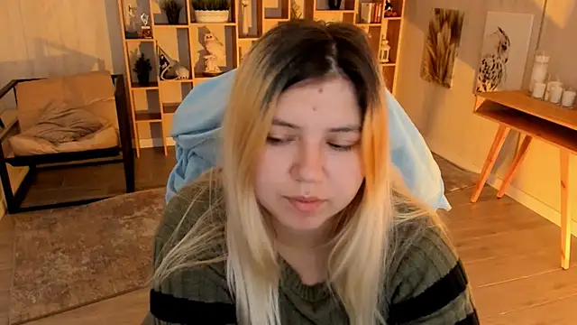 DiaAngell online show from 10/26/25, 12:11