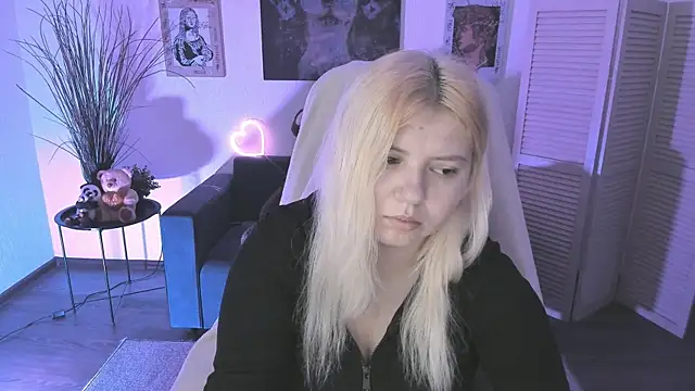 DiaAngell online show from 11/29/25, 08:42