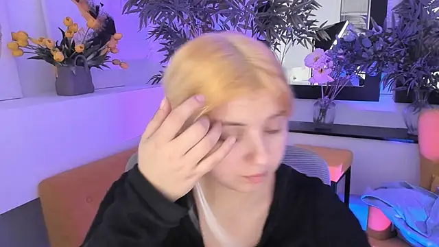 DiaAngell online show from 11/14/25, 08:01