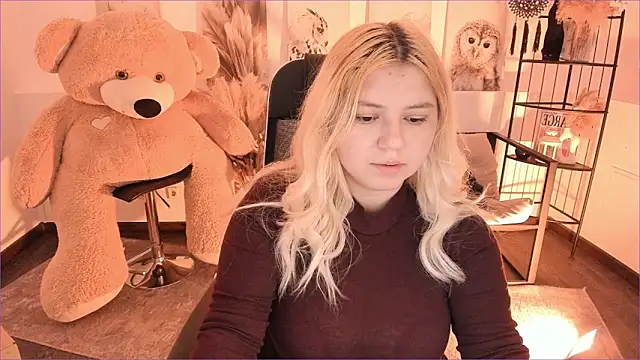 DiaAngell online show from 12/19/25, 07:38