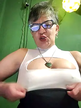 ilonna2025 online show from 10/23/25, 10:41