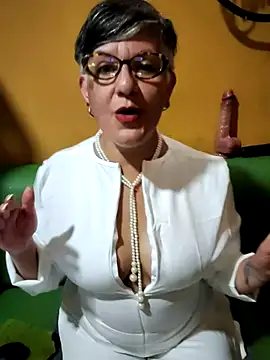 ilonna2025 online show from 03/26/26, 10:51