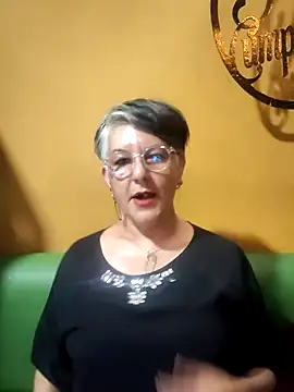 ilonna2025 online show from 03/28/26, 10:55