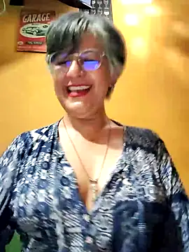 Snapshot of ilonna2025 chatting on 06/20/26, 11:21 ilonna2025 online show from 06/20/26, 11:21