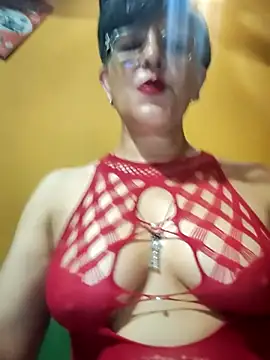 Snapshot of ilonna2025 chatting on 07/18/26, 10:51 ilonna2025 online show from 07/18/26, 10:51