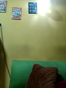 ilonna2025 online show from 02/09/25, 09:39