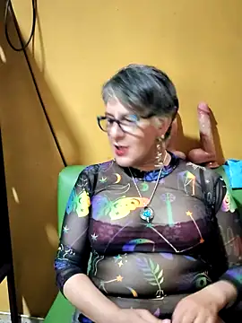 ilonna2025 online show from 12/18/25, 10:57