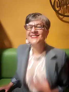 ilonna2025 online show from 03/19/26, 10:43