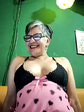 ilonna2025 online show from 11/09/25, 11:42