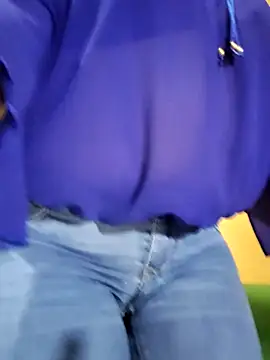 ilonna2025 online show from 10/26/25, 11:16