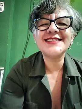 ilonna2025 online show from 09/28/25, 11:17