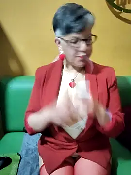 ilonna2025 online show from 03/20/26, 10:33