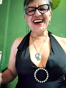 ilonna2025 online show from 10/15/25, 11:46